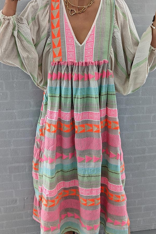 EP | Robe midi rose rayée avec clé grecque et chaîne orange