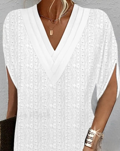 ND | Berta - Robe de loisirs pour femmes avec demi-manches, décolleté en V et œillets brodés