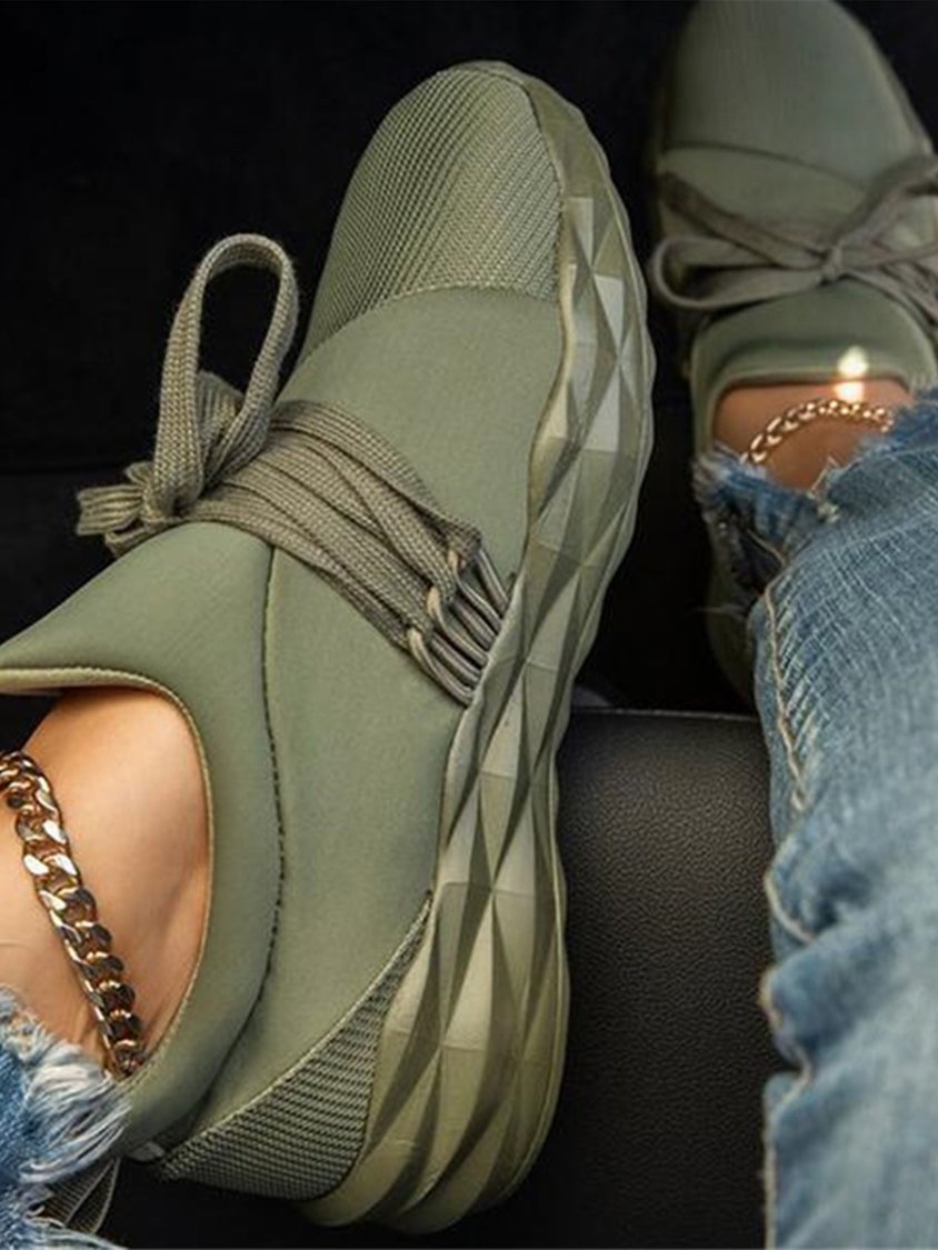 ND | Sneakers stylées, modernes et pataudes