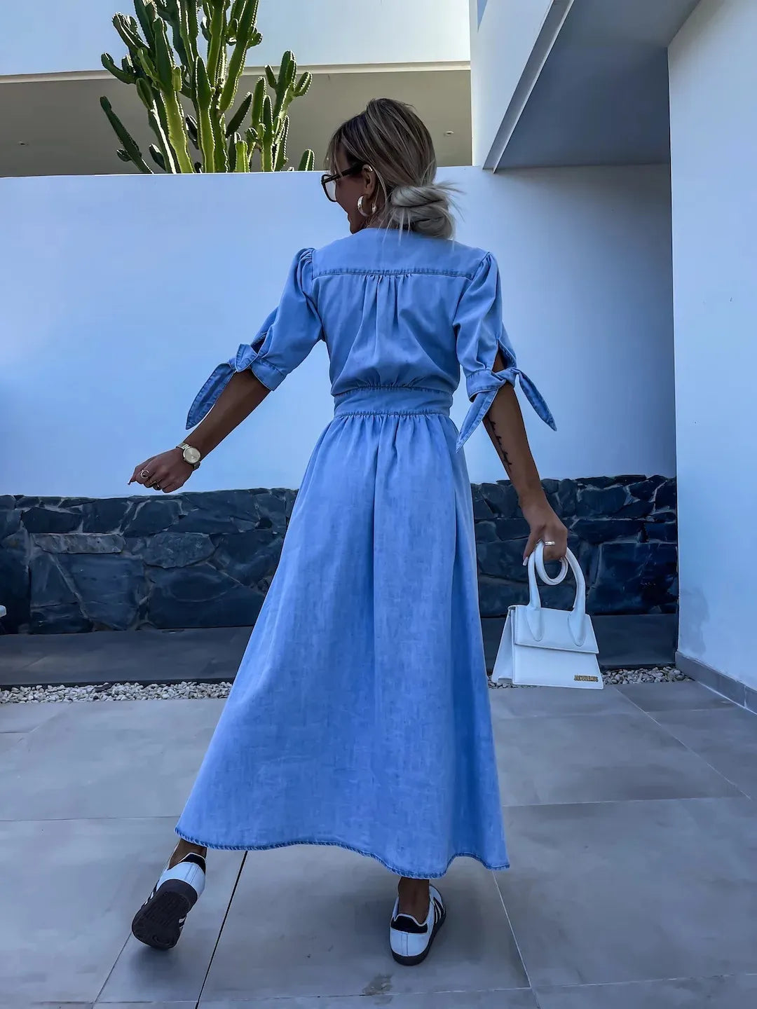 EP | robe maxi stylée et décontractée avec boutons en bleu