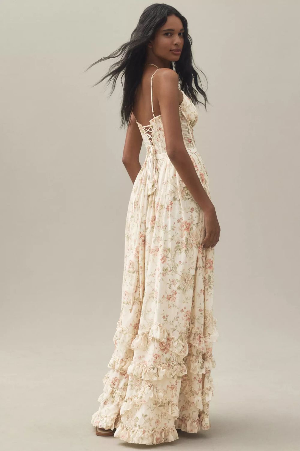 EP | Robe longue style corset avec fines bretelles, ourlet à volants et imprimé floral