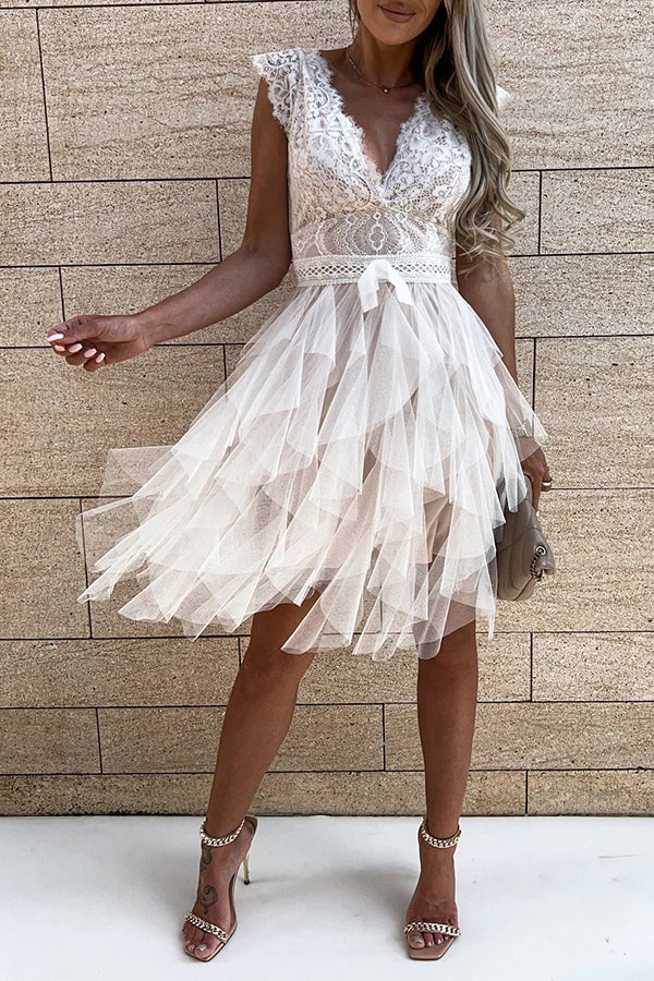 EP | Col en V Robe midi sans manches en dentelle