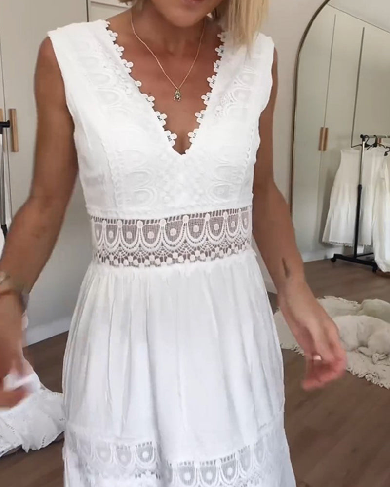 EP | Robe réservoir en dentelle avec décolleté en V