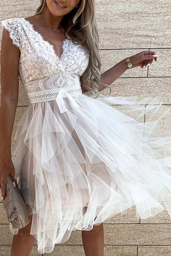 EP | Col en V Robe midi sans manches en dentelle
