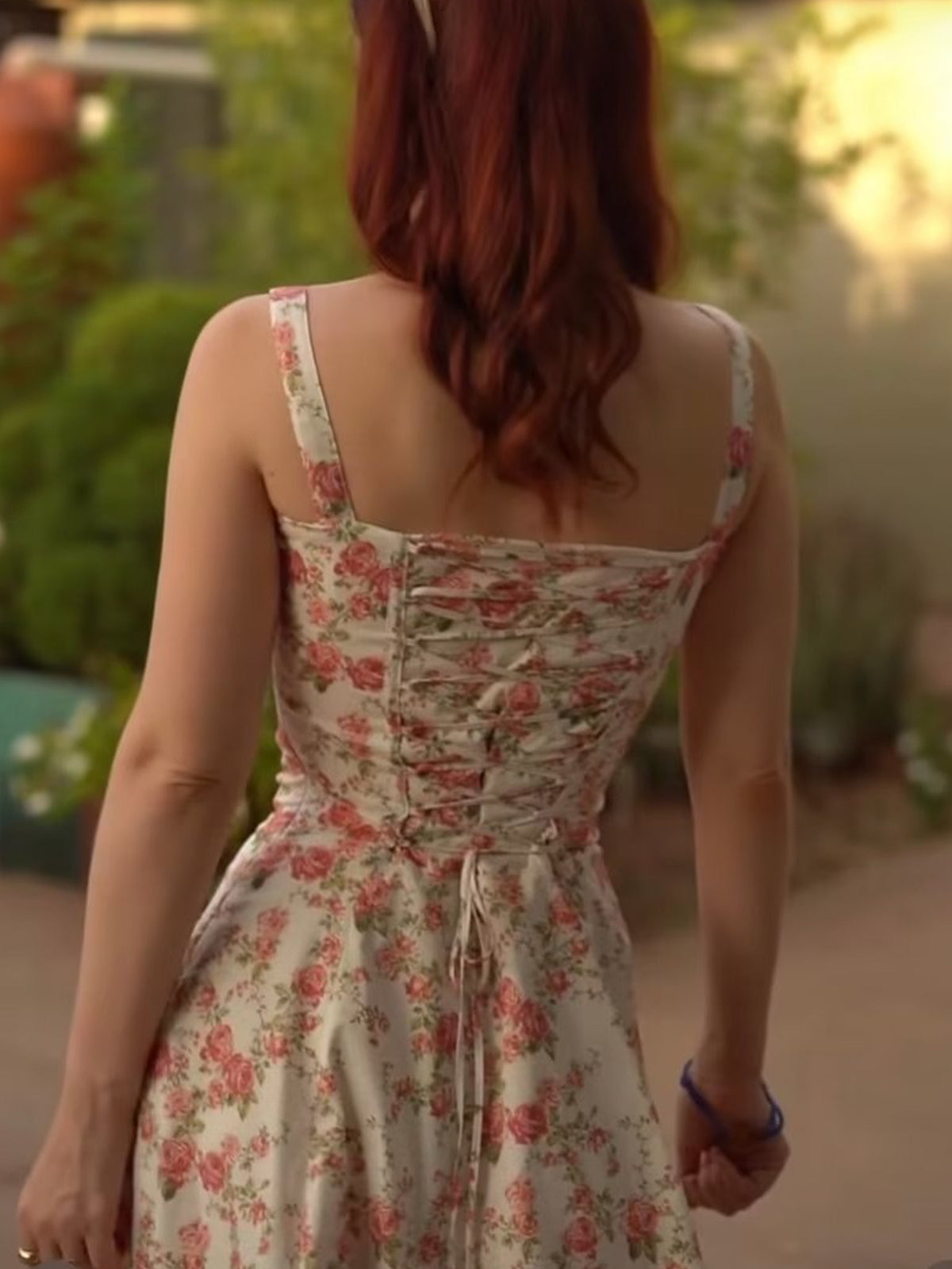 EP | Rosebud Floral Robe midi soleil