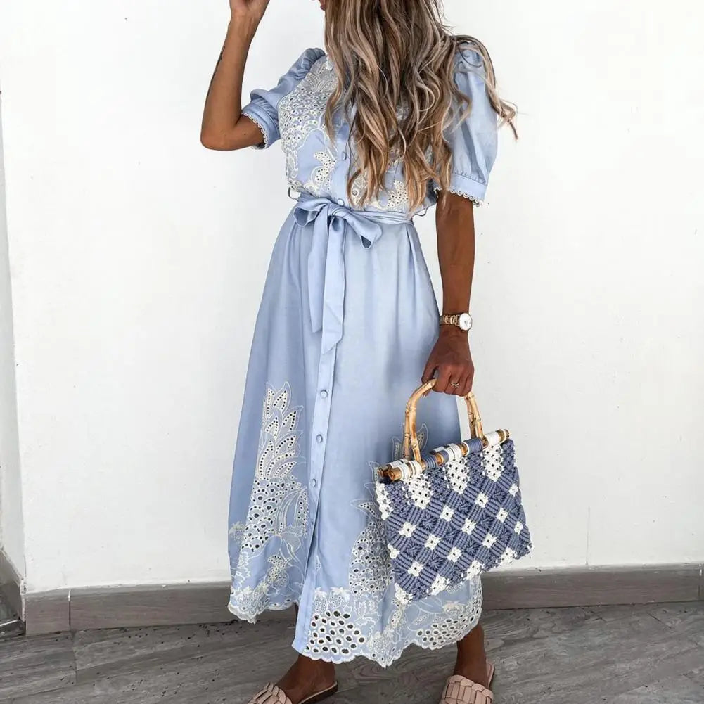 ND | Robe chic brodée