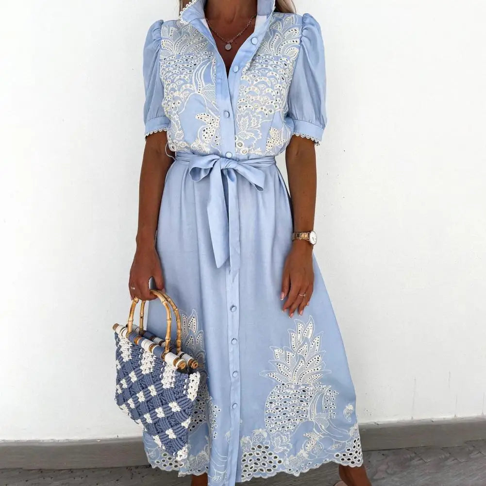 ND | Robe chic brodée