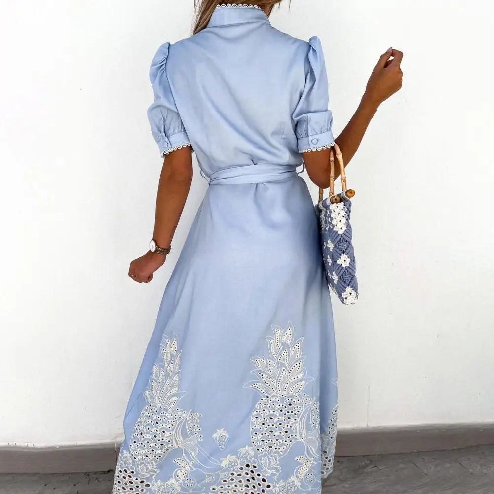 ND | Robe chic brodée