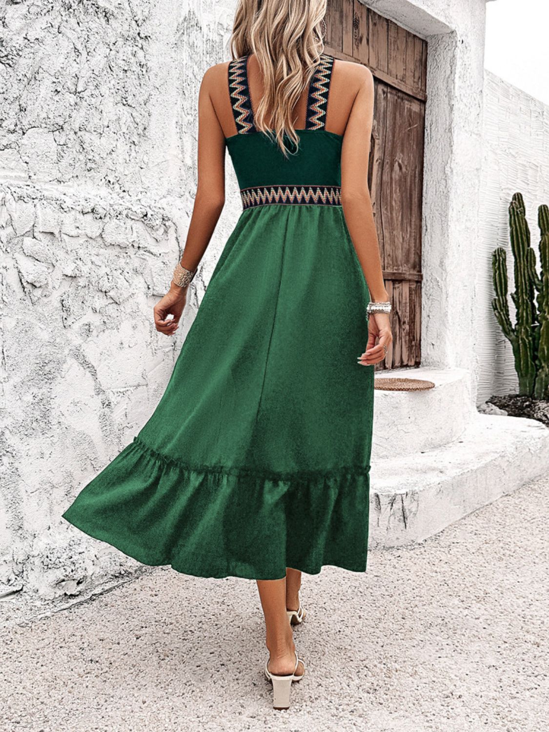 EP | Devine Robe midi sans manches plissée et fendue