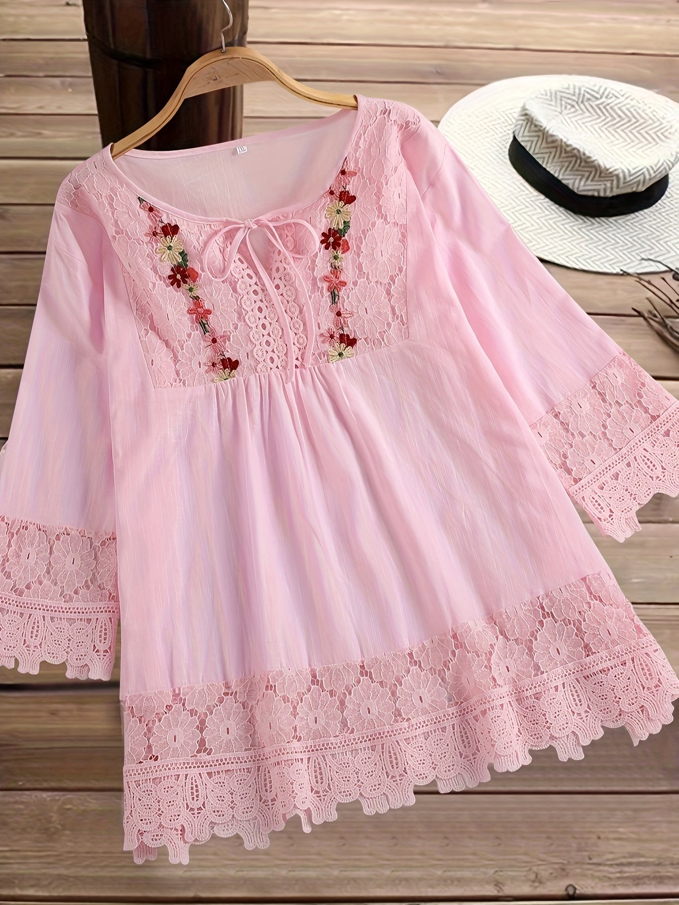 ND | Blouse élégante en dentelle raffinée
