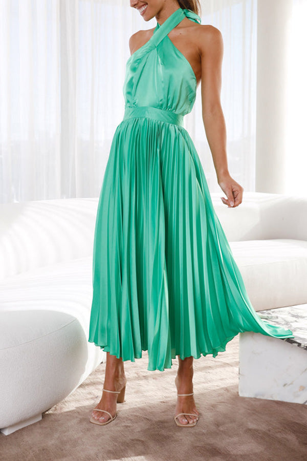 EP | Beaming Smile Robe midi plissée en satin ras du cou