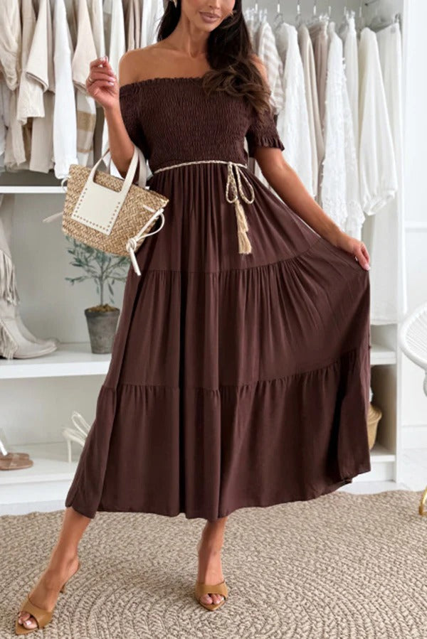 EP | Robe midi unie à épaules dénudées et taille plissée