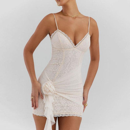 EP | Elégance estivale Mini-robe blanche en dentelle