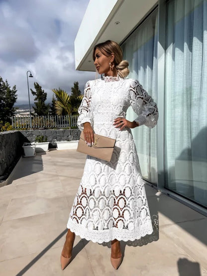 EP | Robe midi élégante en dentelle française