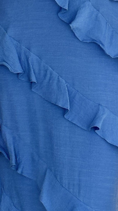 EP | Maxi-robe moderne et légère avec un col étroit et des volants en diagonale