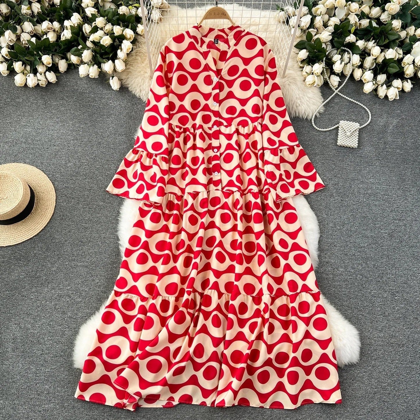 EP | Longue robe vintage imprimée avec décolleté en V et manches évasées