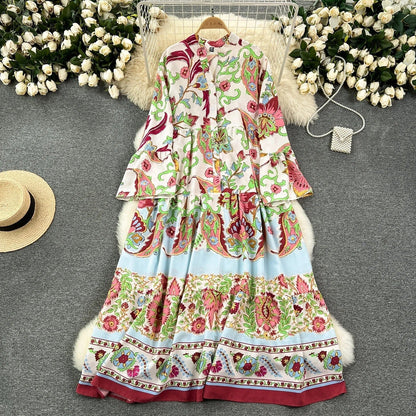 EP | Longue robe vintage imprimée avec décolleté en V et manches évasées