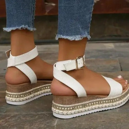 EP | Sandales compensées ornées de strass